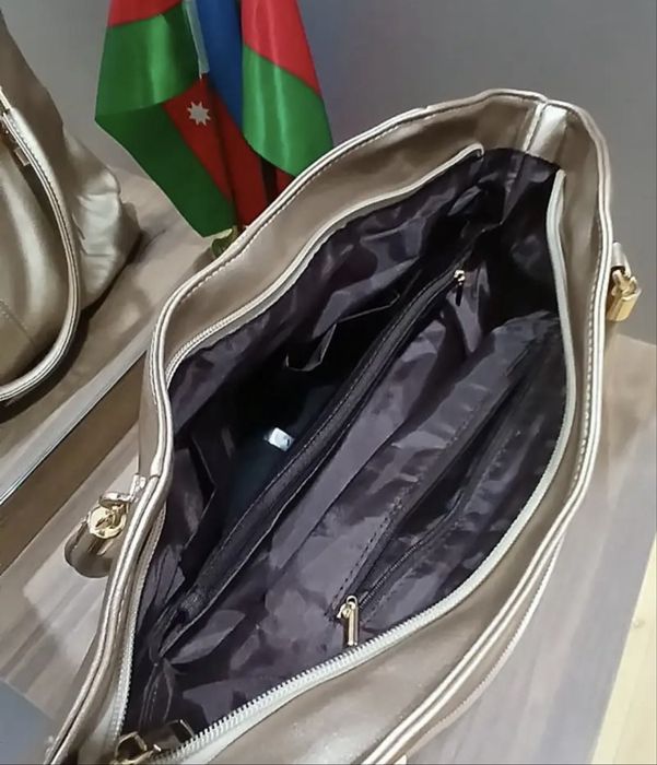 Mala Nova, você vai arrasar com essa mala nova! Entrega imediata e pronta para uso!