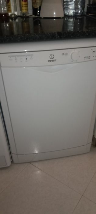 Máquina de lavar louça com avaria