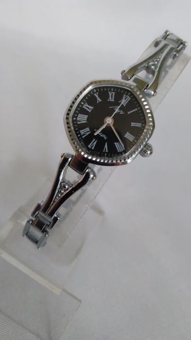 Часы Луч , кварцевые, механизм СССР, новые