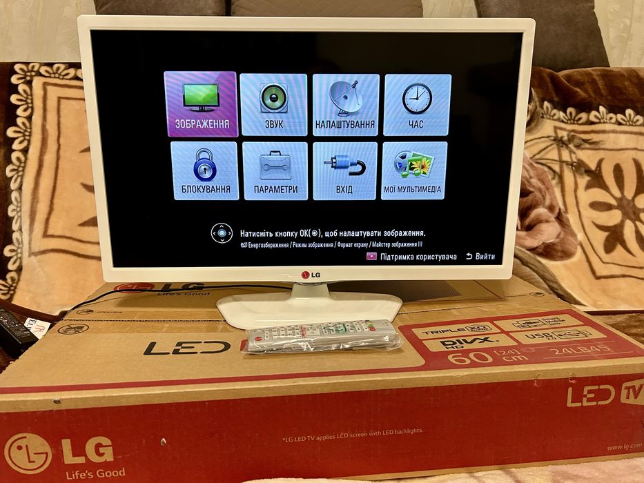Телевізор LG 24LB457U