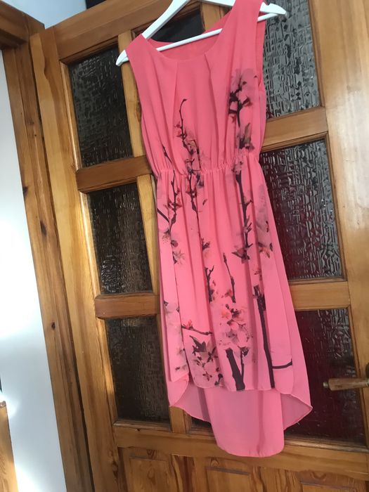 Sukienka  koralowa wizytowa  Butik r. S/M