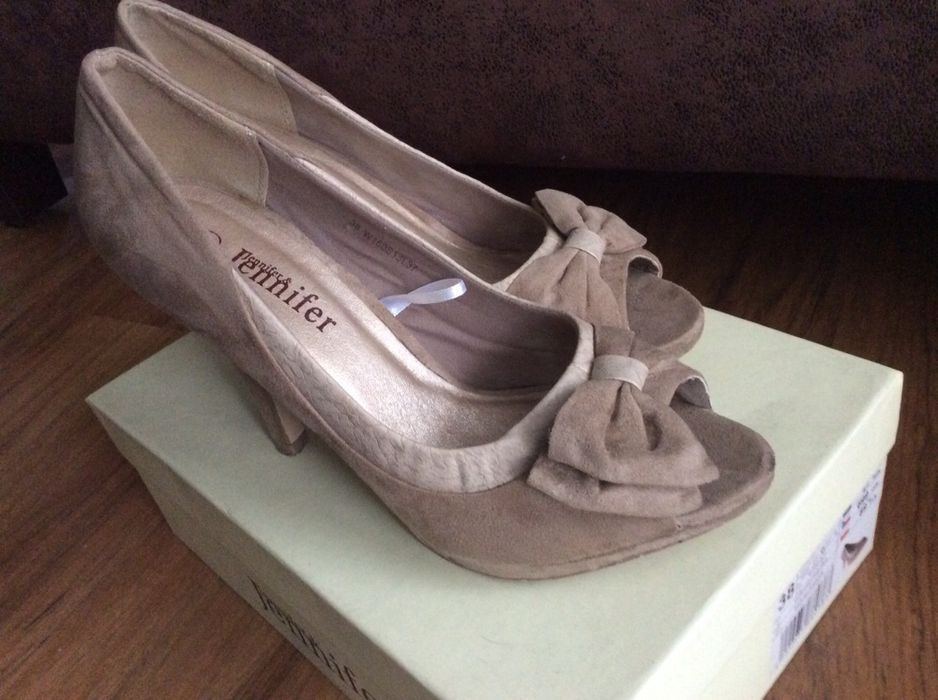 Beżowe szpilki rozmiar 38 Jennifer CCC GRATIS