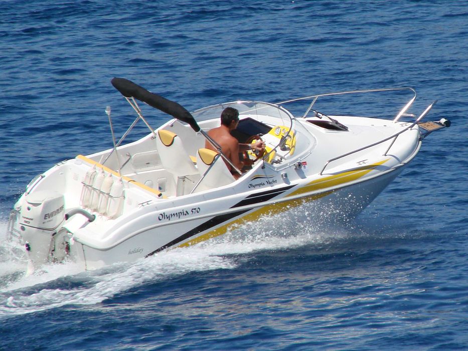 OKAZJA zarejestrowana  łódź OLYMPIA 570 z silnikiem  EVINRUDE 90 KM