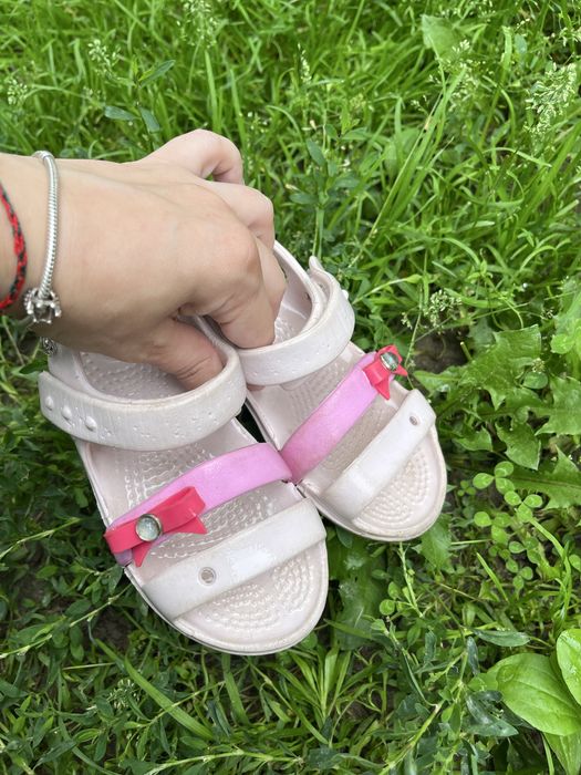 Crocs босоніжки для дівчинки