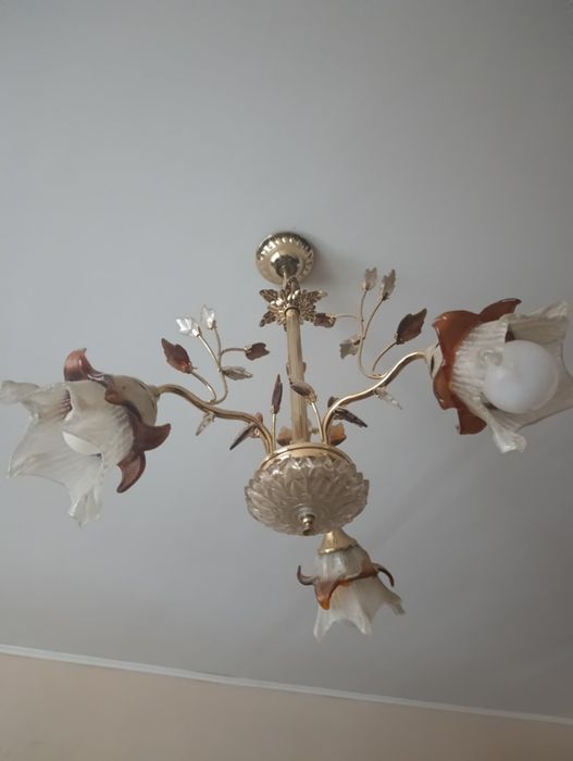 Люстри для кухні і кімнати