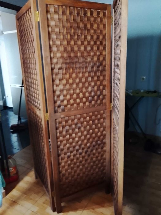 Biombo em verga de 3 portas.