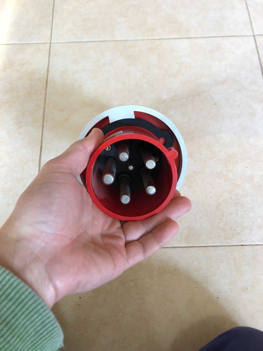 5-Pole Three-Phase Socket (3P+N+T), 125 A64564057177730123