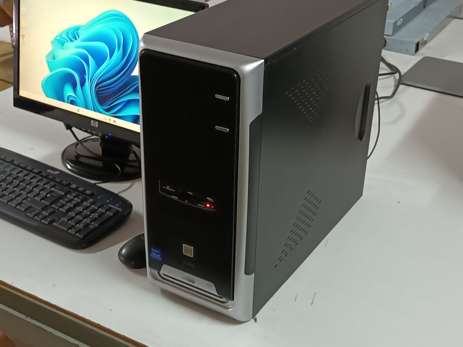 Computador Desktop - Win11 Pro - Em bom estado