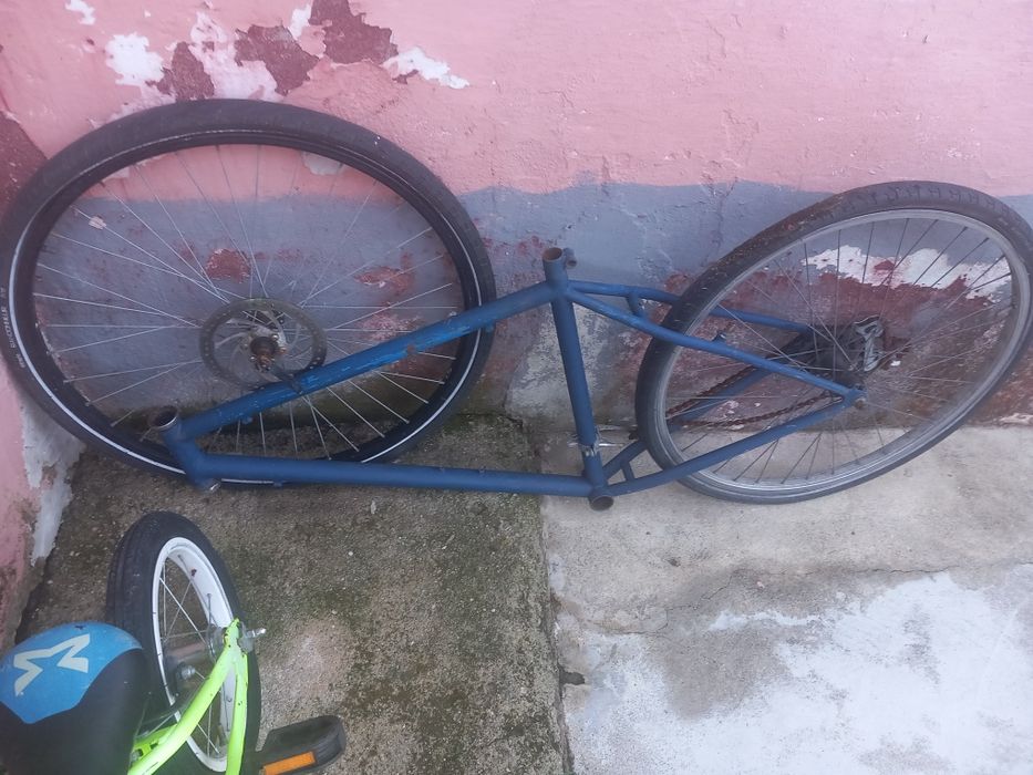 2 Bicicletas de adulto completas + oferta de bicicleta de criança