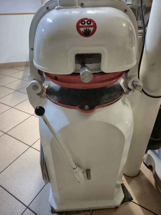 Dzielarko zaokrąglarka półautomat