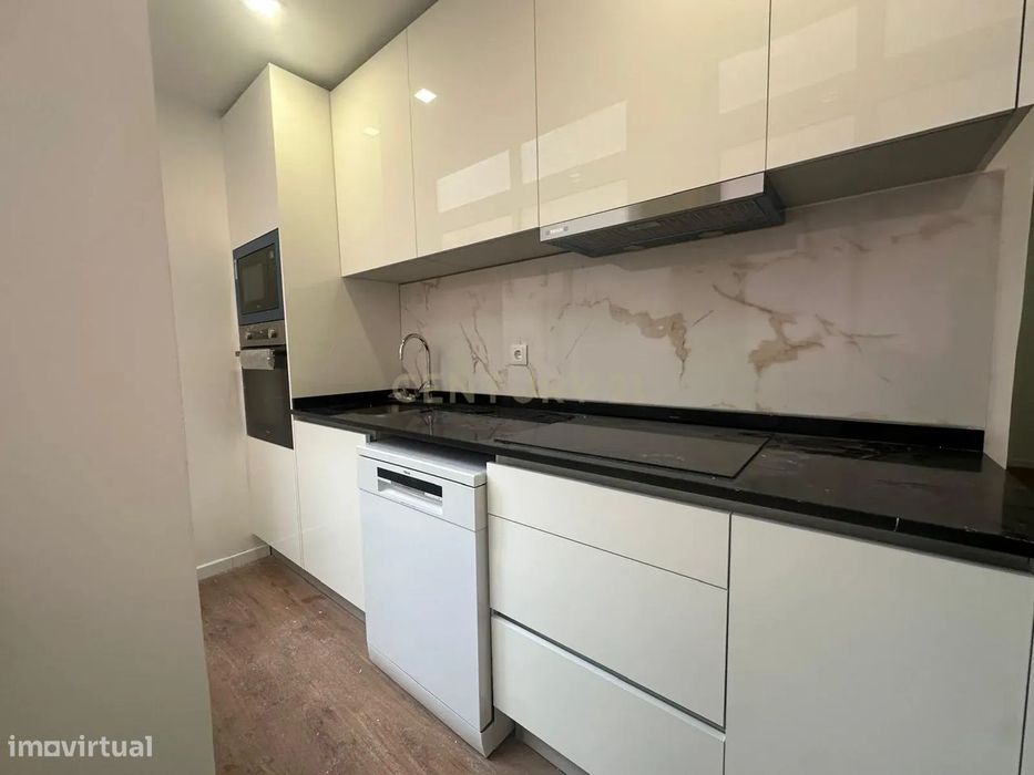 Apartamento Totalmente Remodelado em Moscavide