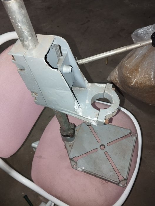 Suporte máquina furar