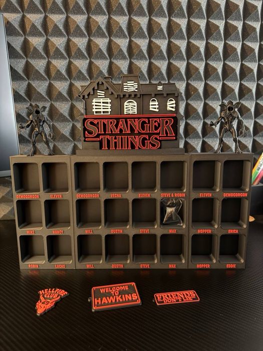 Підставка поличка для фігурок stranger things kinder