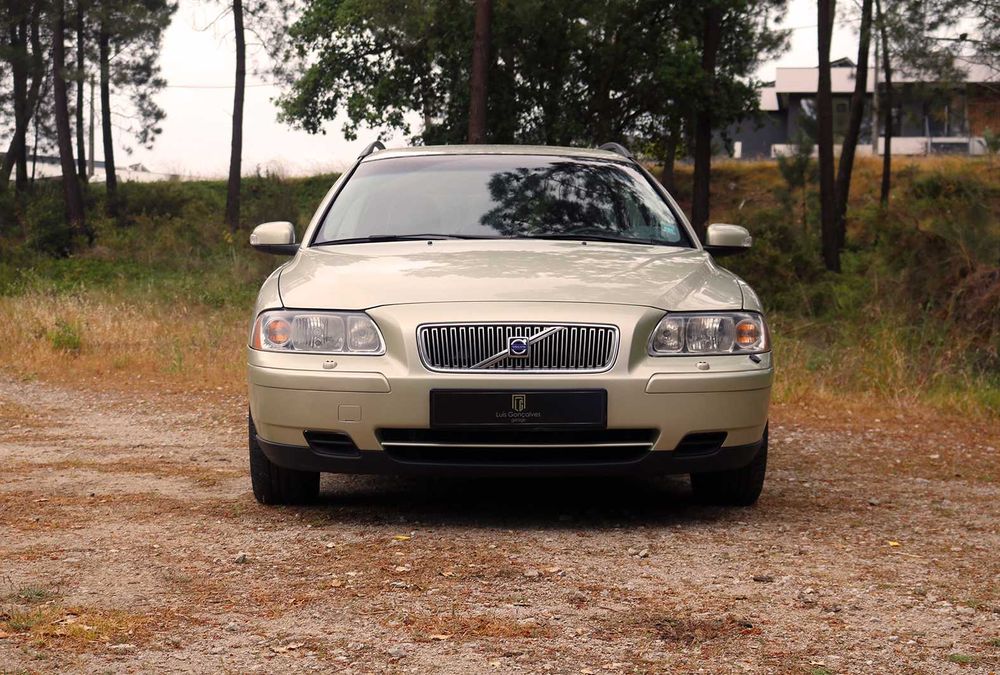 Volvo V70  2.4i (5 Cil.) Aut. **Irrepreensível**