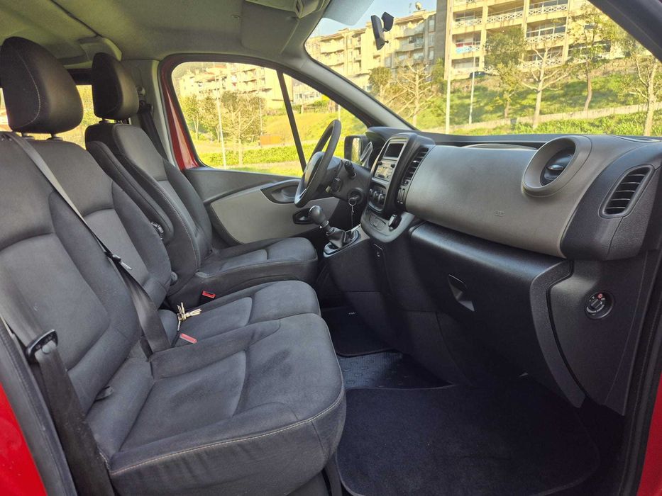 Renault Trafic 1.6 dci L2 (longa) 9 LUGARES