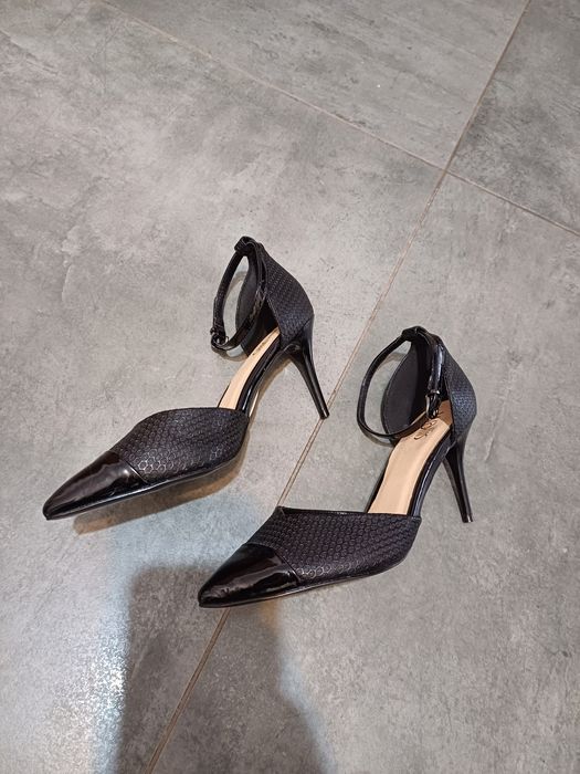 Nowe czarne buty na obcasie Wallis r. 37