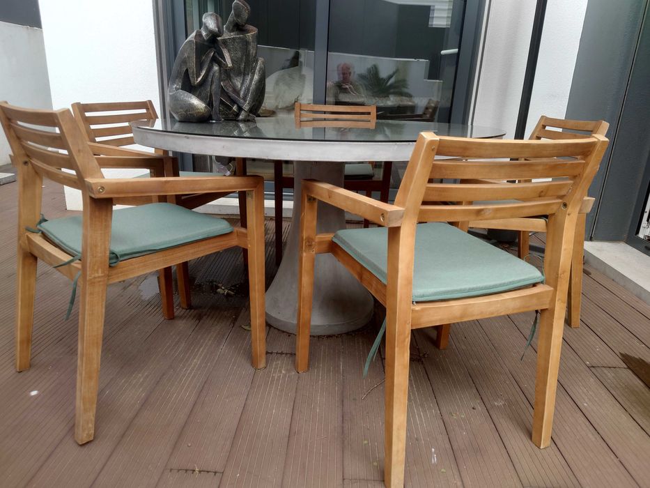 conjunto completo de jardim teca e concreto 5 cadeiras COMO NOVO