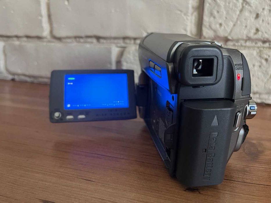Відеокамеруа JVC GR-D760E