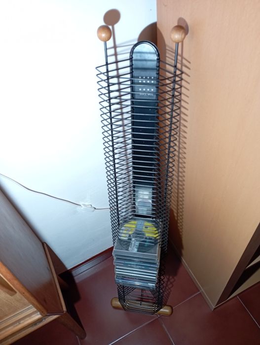 Torre arquivar cds