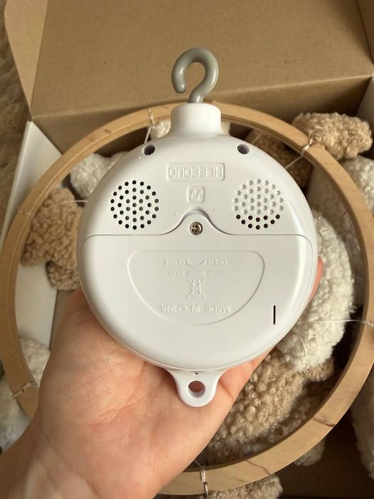 Продам дитячий музичний мобіль