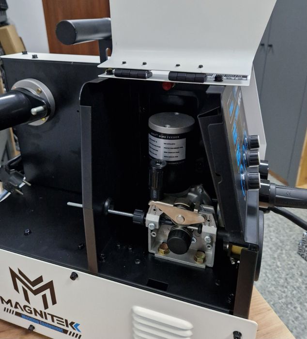 Сварочный полуавтомат Магнитек 270 G под 15кг катушку