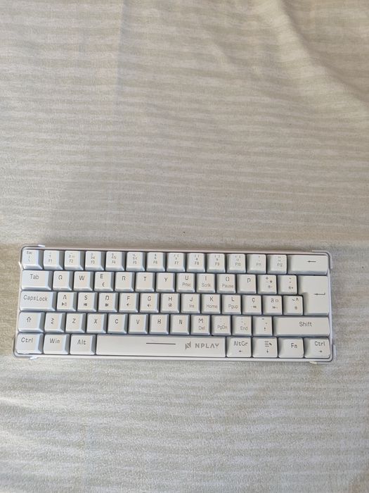 Teclado Gamer Compacto NPlay 60% Branco – Como Novo
