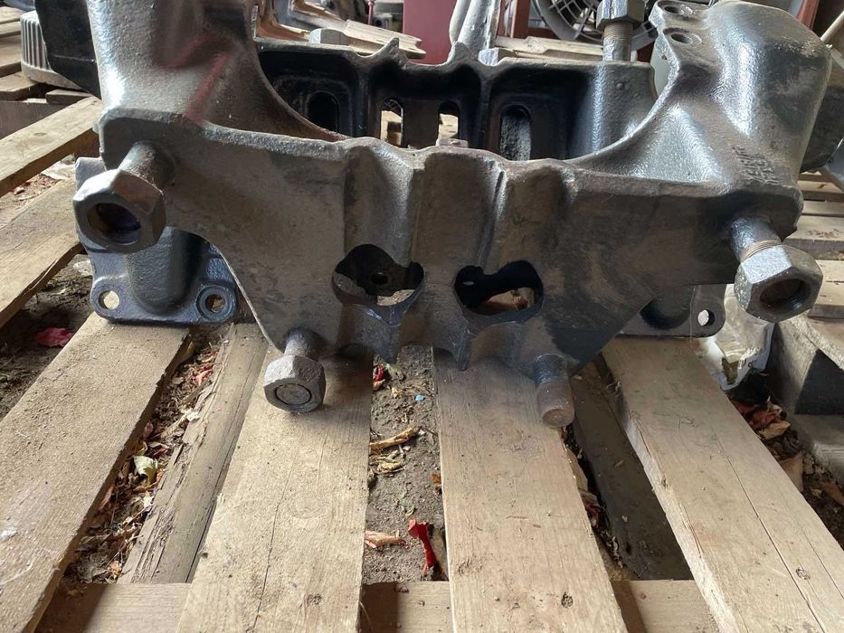 Продам кронштейн крепления оси балансира ( левый, правый ) КамАЗ 5320.