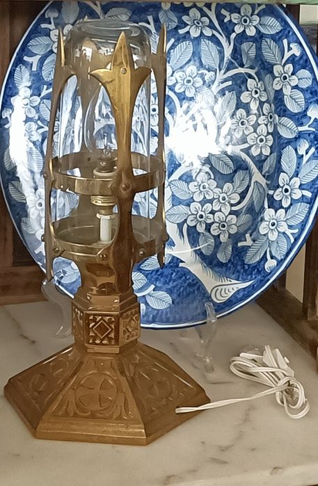 Candeeiros antigos bronze estilo brutalista