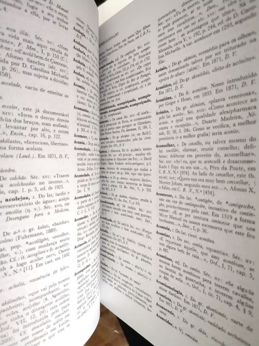 Dicionário Etimológico da Língua Portuguesa  - José Pedro Machado
