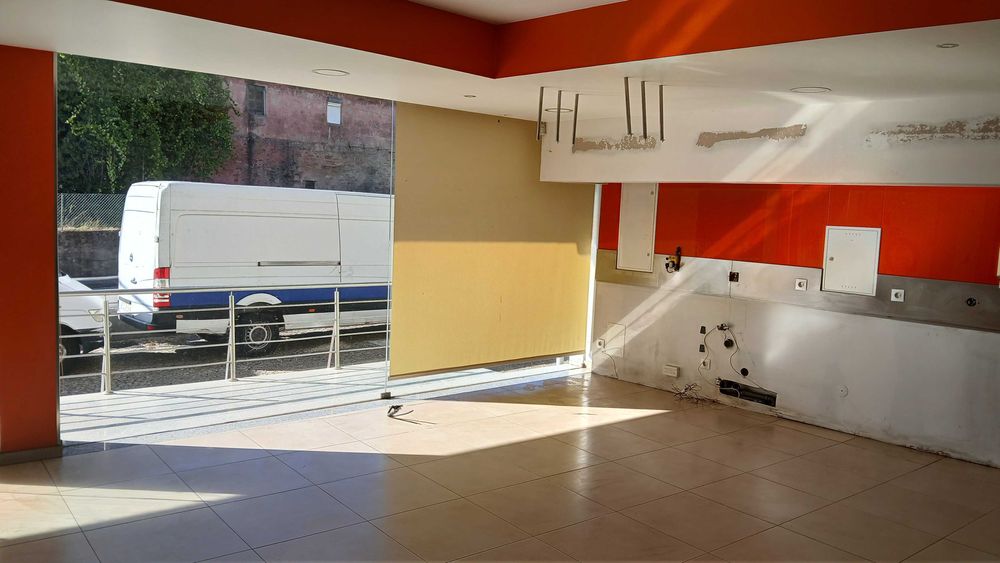 Espaço comercial ou restauração Paredes