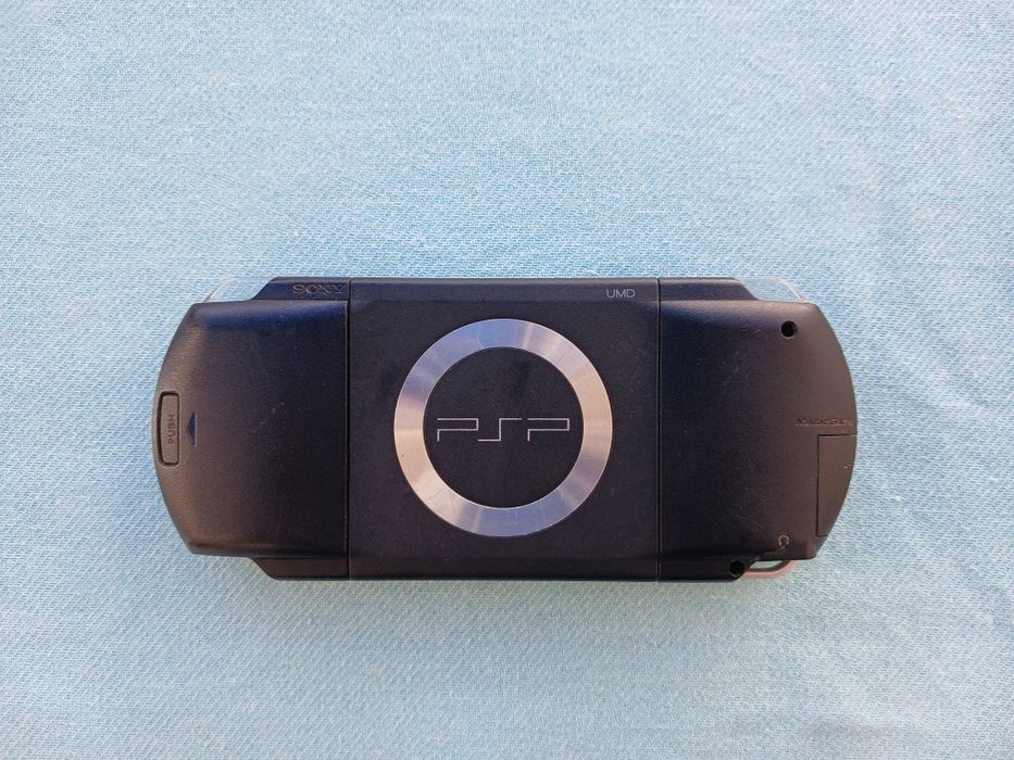 Consola portátil PSP 1004 com cartão 4Gb e 3 jogos