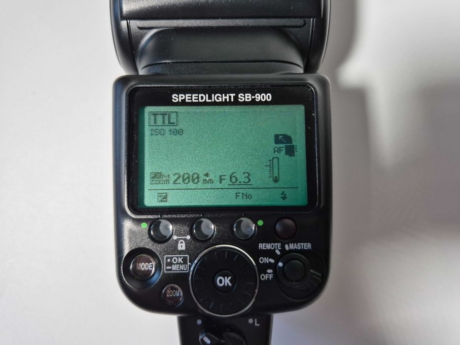 Спалах Nikon SB-900 - повний комплект