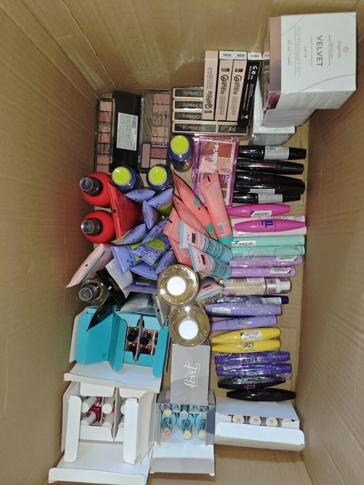 Микс косметика косметические средства тушь палетка консиллер крем и тд