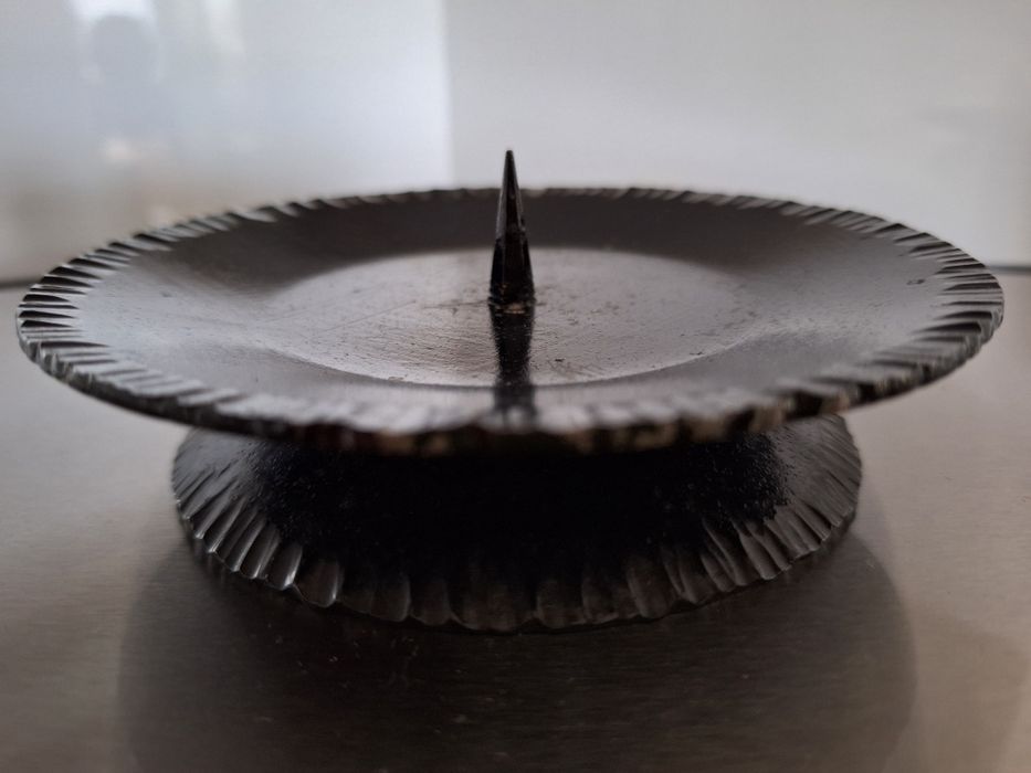Świecznik metalowy ciężki średnica 13 cm, wys. 3 cm + sztyft Kraków