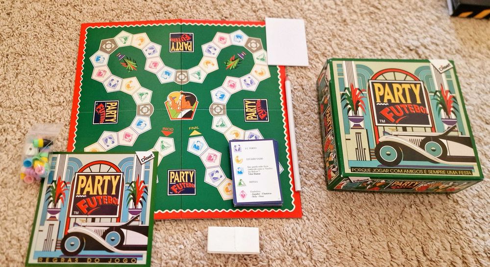 Jogos de mesa / tabuleiro para todas as idades ( Preços individuais a partir de 3€. 5 jogos 20€)