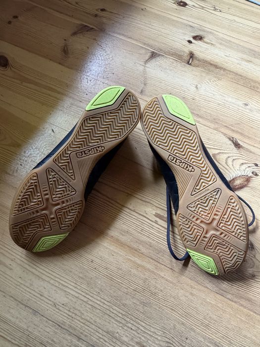 Buty piłkarskie halówki Kipsta