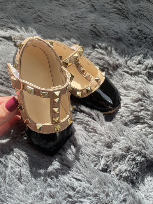 Туфельки в стилі Valentino