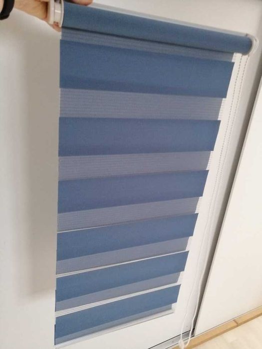 Roleta dzień noc pasy. Kolor stalowy niebieski. Jak nowa.