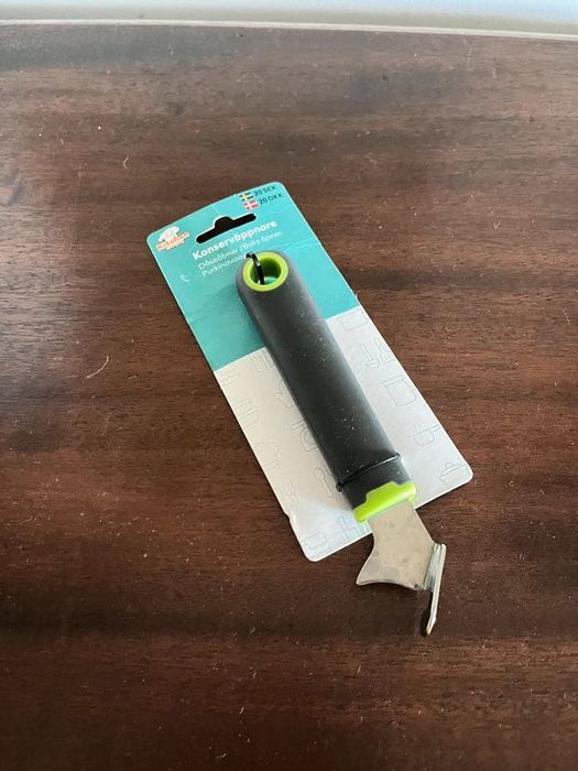 Abre Latas com Cabo reforçado.