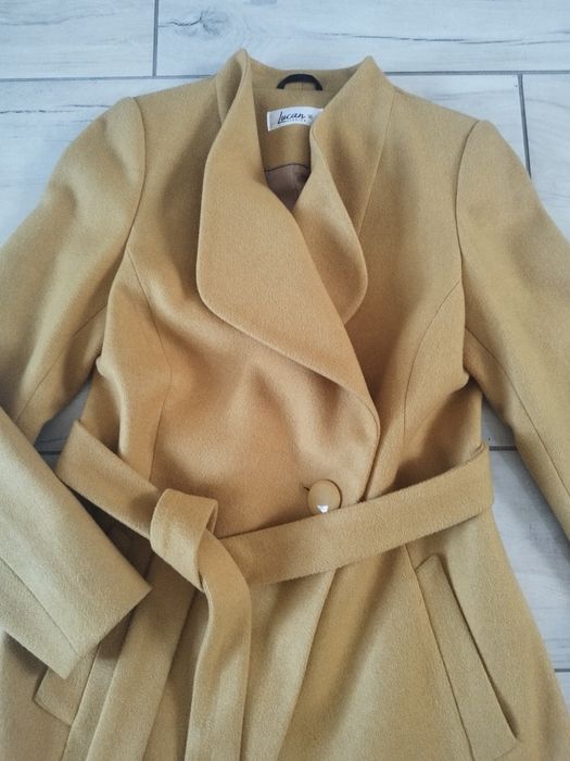 Płaszcz krótki 50% wełna