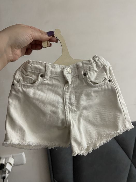 Білі шорти 9-12 місяців 80 см