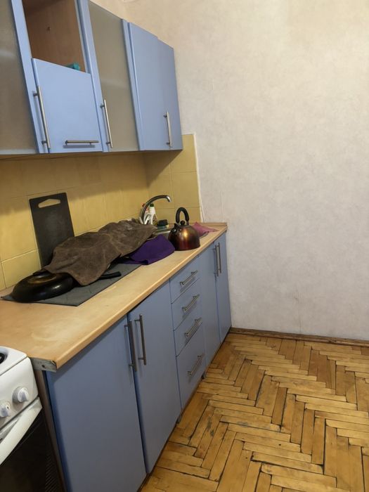 Продаж 1 к 6/9 вул Глісерна