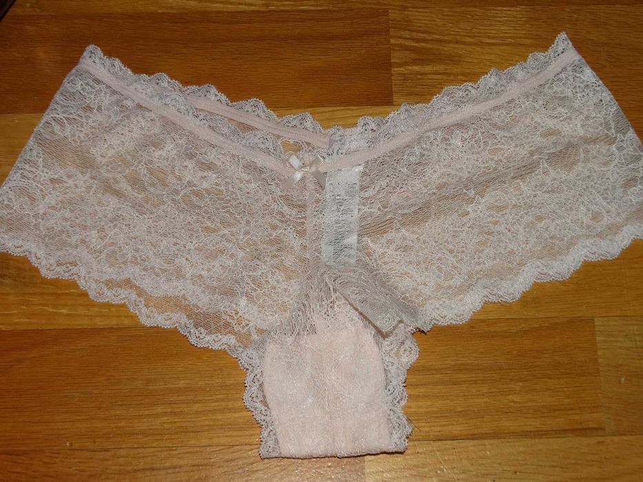 Majtki damskie koronkowe pudrowy róż rozm. 44/46 Esmara Nowe