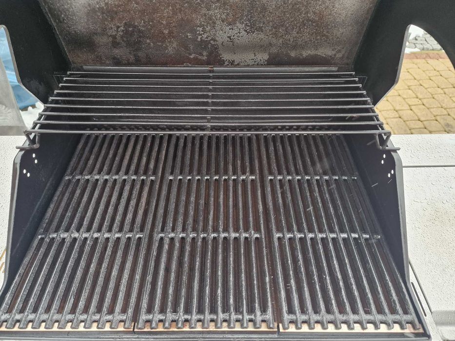 Grill gazowy char broil