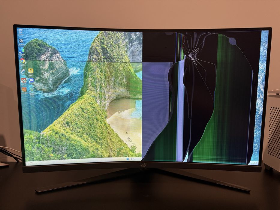 Ігровий монiтор Asus 31.5" ROG Strix XG32VC VA Black Curved 170Hz