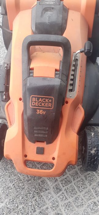 Corta relva a bateria