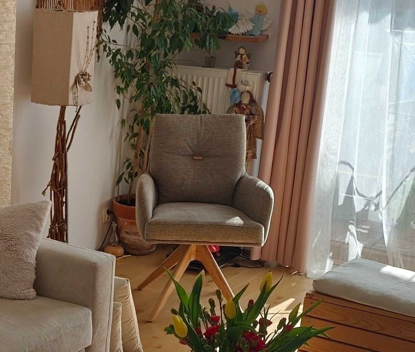 Krzesło tapicerowane obrotowe