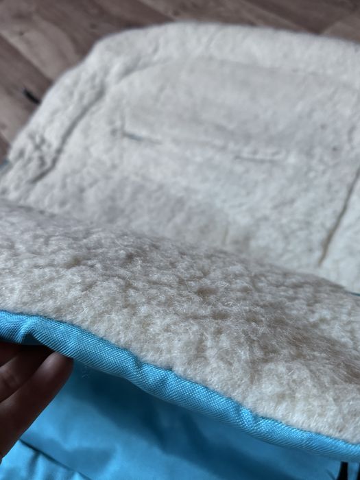 Конверт з овчини в коляску и санки