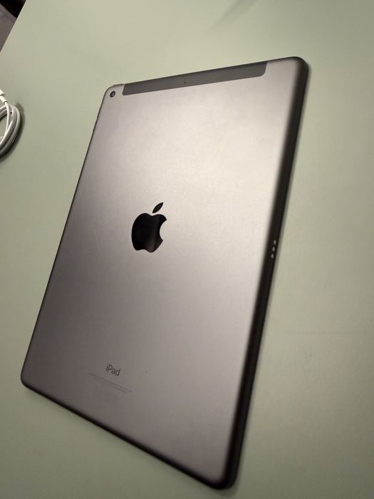 Apple iPad 10.2” 9a Geração 2021 Cellular 4G