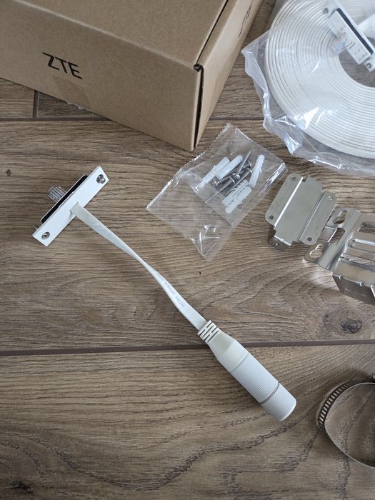 Zte MC889 LTE 5G Router + adapter